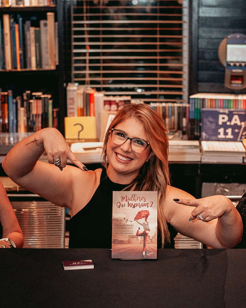 Sessão de autógrafos do livro Mulheres que Inspiram 2